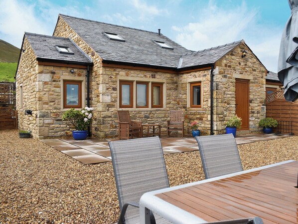 Outdoor dining - 3 bedroom accommodation in Barley, near Clitheroe (Barley, near Clitheroe)