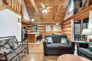 Smart-TV, Kamin, Bücher