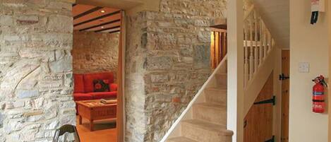 المنشأة من الداخل