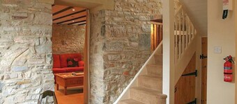 Milkmaids Cottage-UK31860