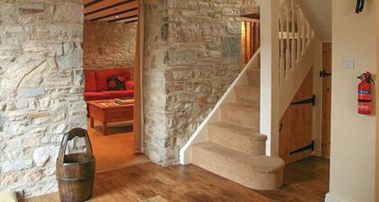 Milkmaids Cottage-UK31860