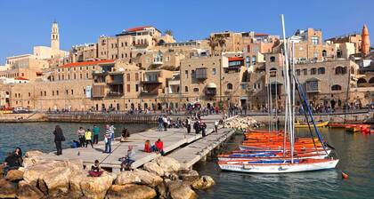Deluxe 2BR Apt w Pool in Historical Jaffa