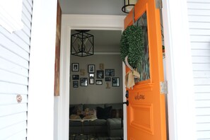 Interior - Beat the HEAT - North Oakland Home ready for your family’s SUMMER FUN! (Oakland)