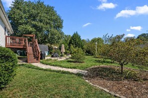 Property grounds - Fire Pit • BBQ • Pets OK • Trailside Retreat (Charlotte)