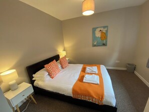 3 quartos, Wi-Fi de cortesia, roupa de cama