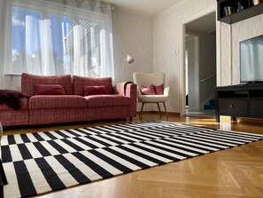 Smart TV, books, stereo, printers