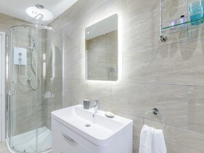 Rainfall showerhead, towels - 2 bedroom accommodation in Amble, near Alnwick (Amble, near Alnwick)