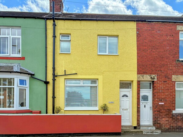 Exterior - 2 bedroom accommodation in Amble, near Alnwick (Amble, near Alnwick)