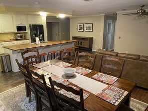 Dining - Lazy Bear Lodge — The Sandifer’s House on Lake Bruin (Newellton)