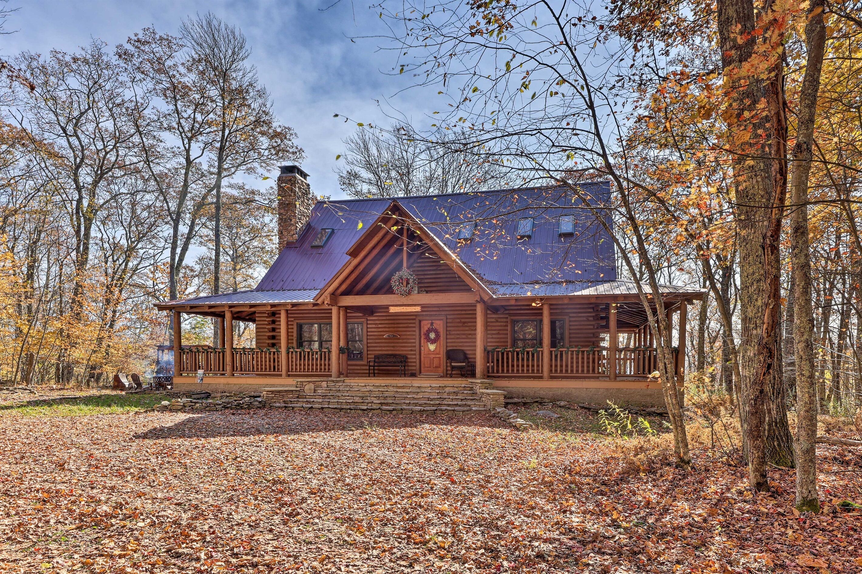 Log Cabin for the Holidays w/ Hot tub & Fire Pit
