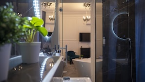 Room - Kings Palace Suites (Belgrade)