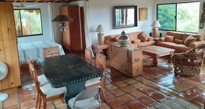 Casa Pájaros - Entire Upper Unit