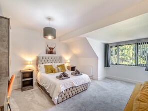 5 bedrooms, free WiFi, bed sheets