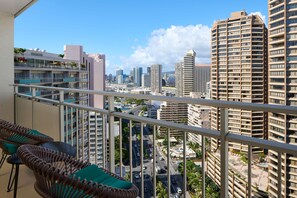 Property grounds - Ilikai Hotel & Luxury Suites JRCV-1: Luxury studio w/City Views (Honolulu)