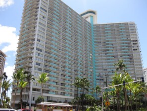Exterior - Ilikai Hotel & Luxury Suites JRCV-1: Luxury studio w/City Views (Honolulu)
