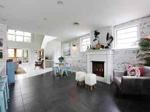 Interior - Dog Friendly Minutes to Restaurants, Shops and Beaches (West Cape May)