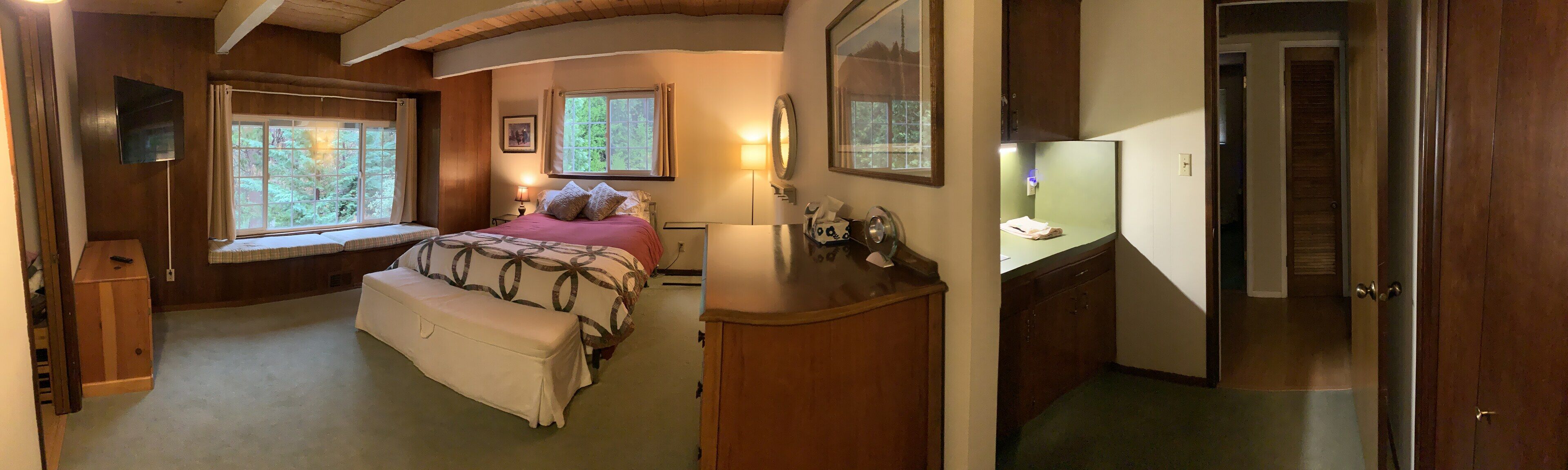 Mountain House with Private Pool + Outdoor Activities + Game Room