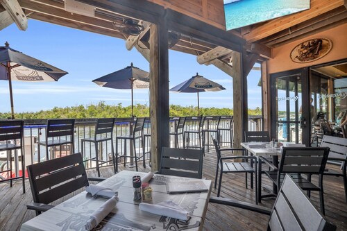 Villa Waterview - Amazing Gulf access pool and spa home on spacious corner lot!