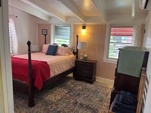 2 bedrooms, iron/ironing board, WiFi, bed sheets - COFF HOUSE "Captain's Quarters" in Iconic Downtown Landmark Villa (Christiansted)