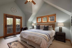 3 bedrooms, Internet, bed sheets - Serene Escape with Access to The Cove (Bend)