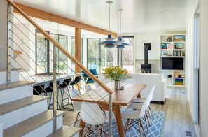 Dining - 🏝 Newly Built, Award Winning, Modern Island Getaway with AC 🏖 (New Shoreham)