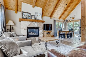 Smart TV, fireplace, DVD player, books