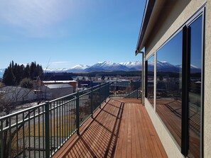 Balcony - Alpine Vista (Lake Tekapo)