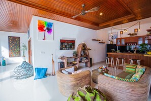 Dining - MasBro ART Villas (Seminyak)