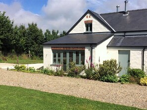 Exterior - 2 bedroom accommodation in Dwrbach, near Fishguard (Dwrbach, near Fishguard)