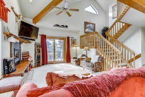House, 3 Bedrooms | Living room