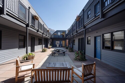 Modern Mid-Town Hideaway, Steps to Gondola, Walk Anywhere