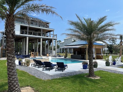 Bay Front House on Sandy Hook Dr! Longest personal pier(402ft). Read the reviews