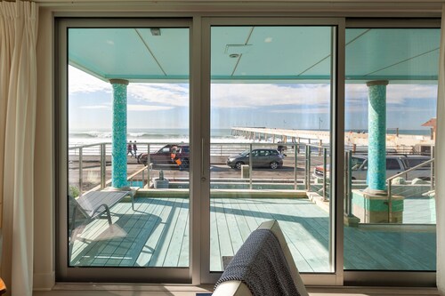 Luxury Beachfront Condo (2)