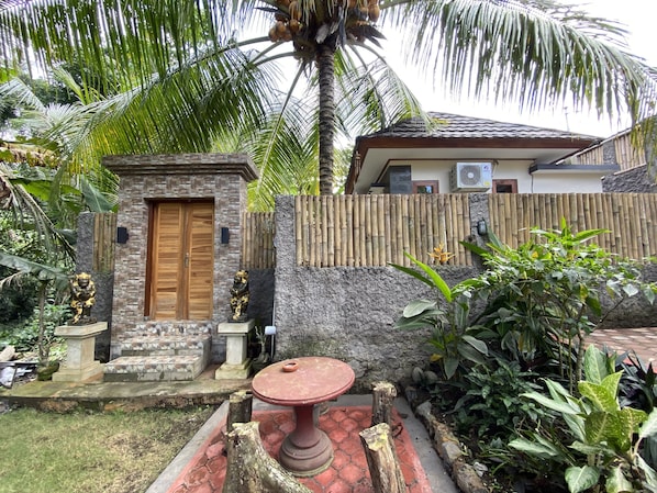 Fachada de la propiedad