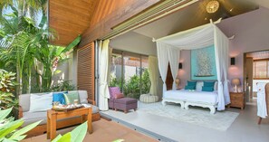 8 عدّة غرف نوم وخزنة داخل الغرفة ومكتب وستائر تعتيم