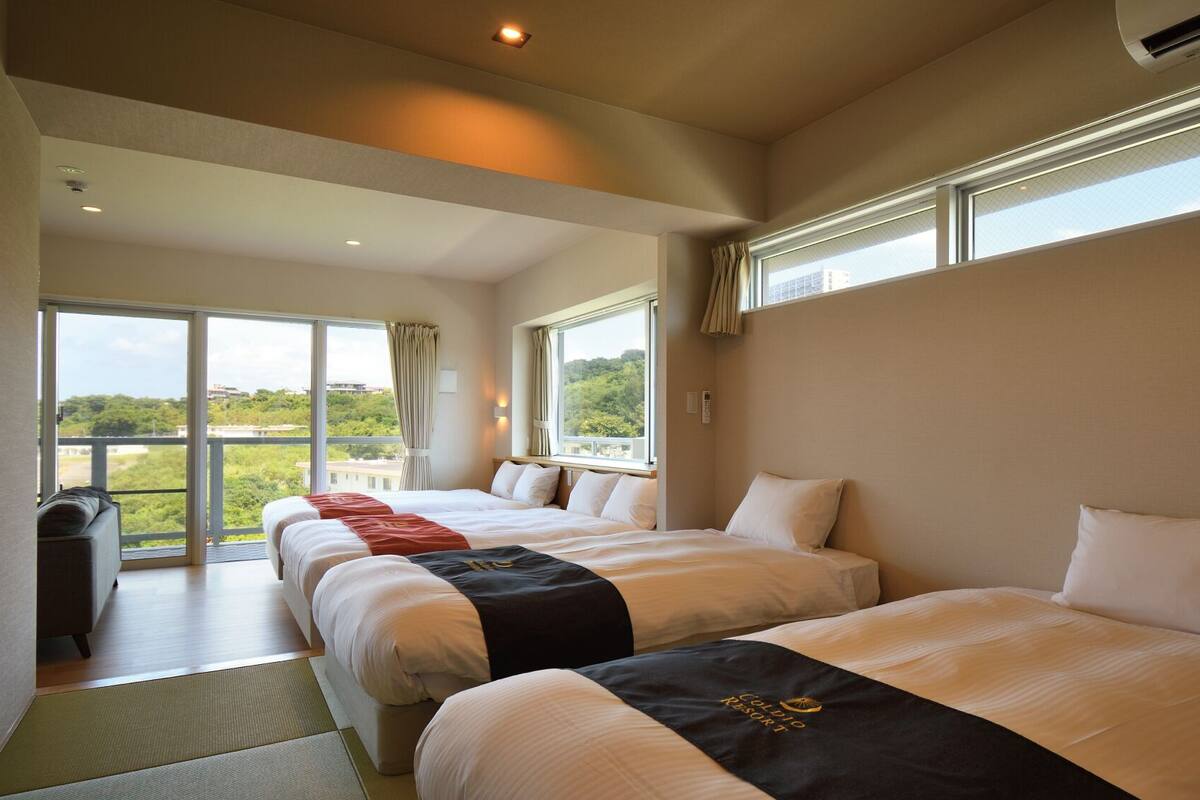 Down comforters, WiFi (free), bed sheets