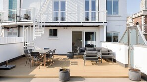 Tempat makan outdoor