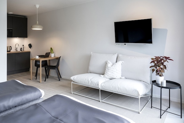 Blackout drapes, free WiFi, bed sheets