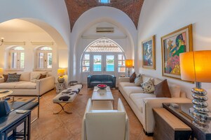 高级别墅 | 防过敏的被褥、特色装修、特色家居、熨斗/熨板