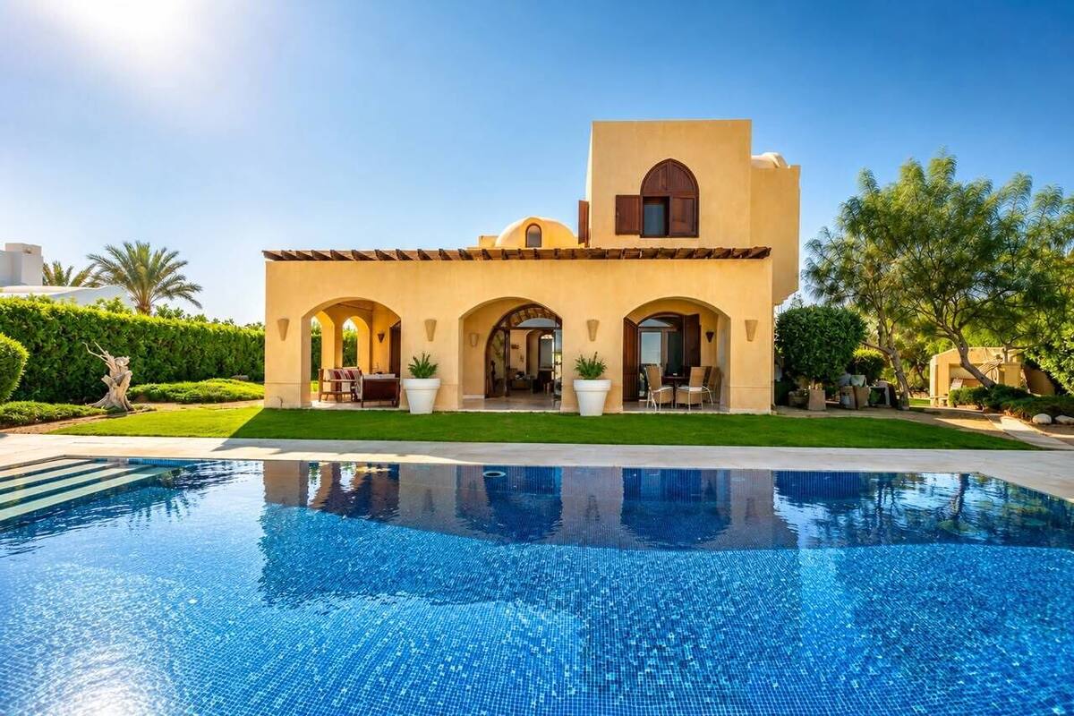 Vila premium, 3 quartos, piscina particular | Roupas de cama premium, ferros/tábuas de passar roupa, Wi-Fi de cortesia