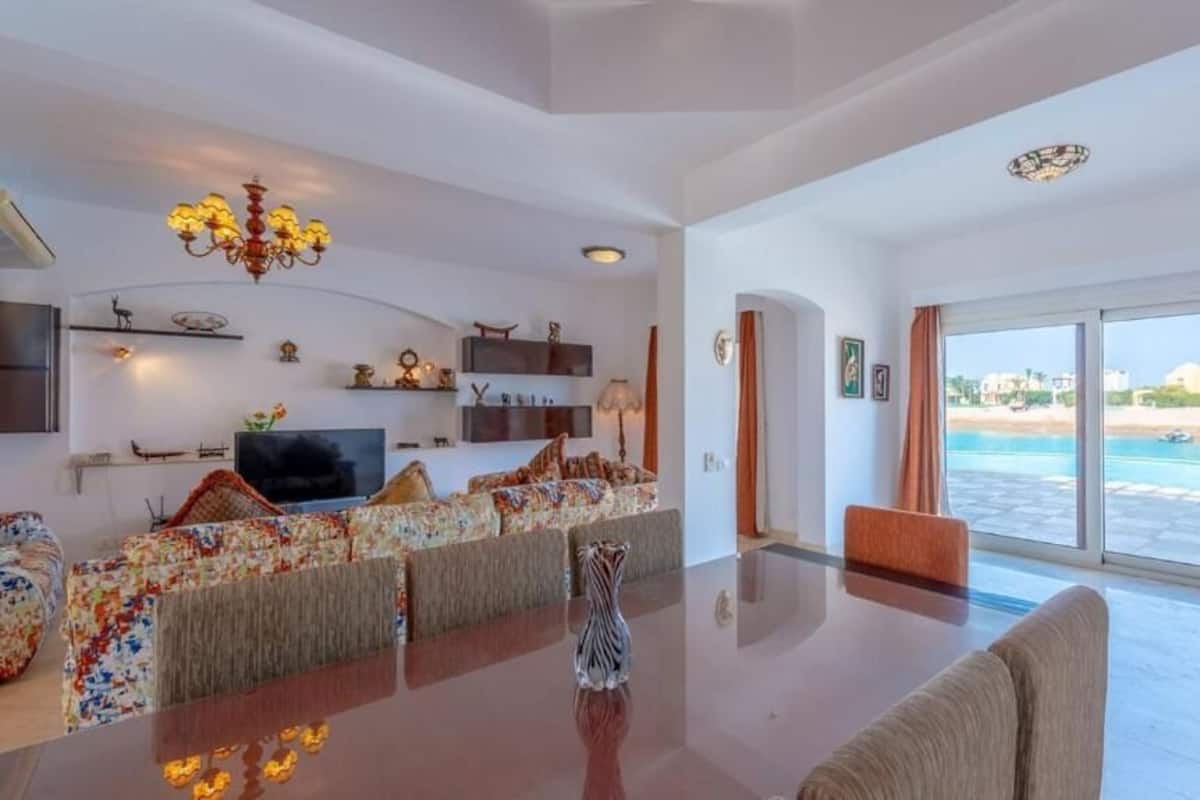 Villa, 5 Bedrooms, Private Pool, Lagoon View | Premium bedding, iron/ironing board, free WiFi, bed sheets