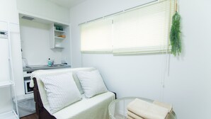 غرفة مزدوجة - لغير المدخنين (1 Double Bed and 1 Single Sofa Bed) | واي فاي مجانًا
