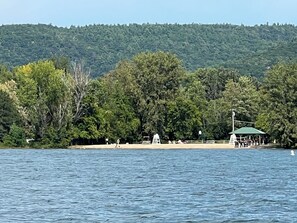 Beach towels - Breathtaking views from charming lakefront home on beautiful Lake George (Ticonderoga)