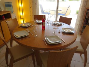 Dining - G3 Polis Gardens - includes WiFi & A/C  (Polis)