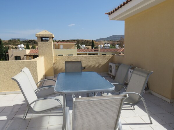 Outdoor dining - G3 Polis Gardens - includes WiFi & A/C  (Polis)
