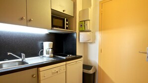 茶具/咖啡用具、冰箱、微波炉、洗碗机