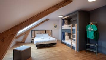 Soundproofing, free WiFi, bed sheets