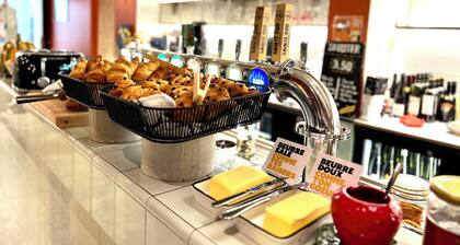 The People - Strasbourg - Hostel