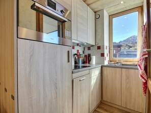 Kylskåp och diskmaskin