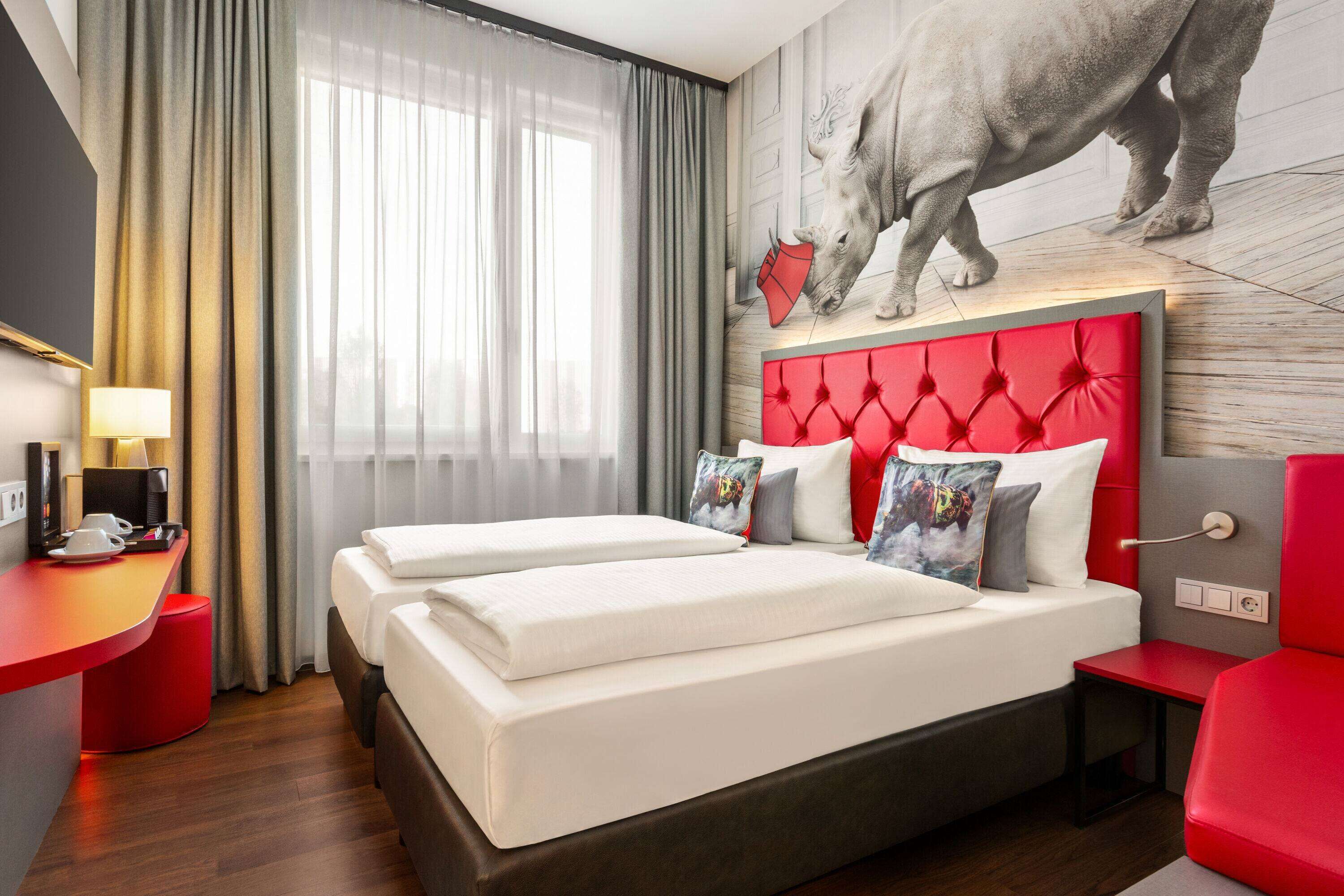 Comfort Twin Room | Hypo-allergenic bedding, minibar, in-room safe, laptop workspace